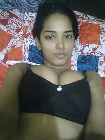 Nangi Selfie