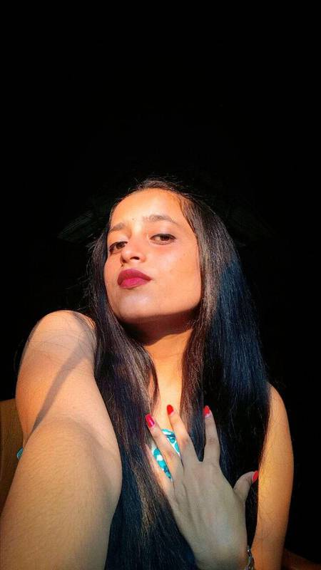 Nangi Selfie