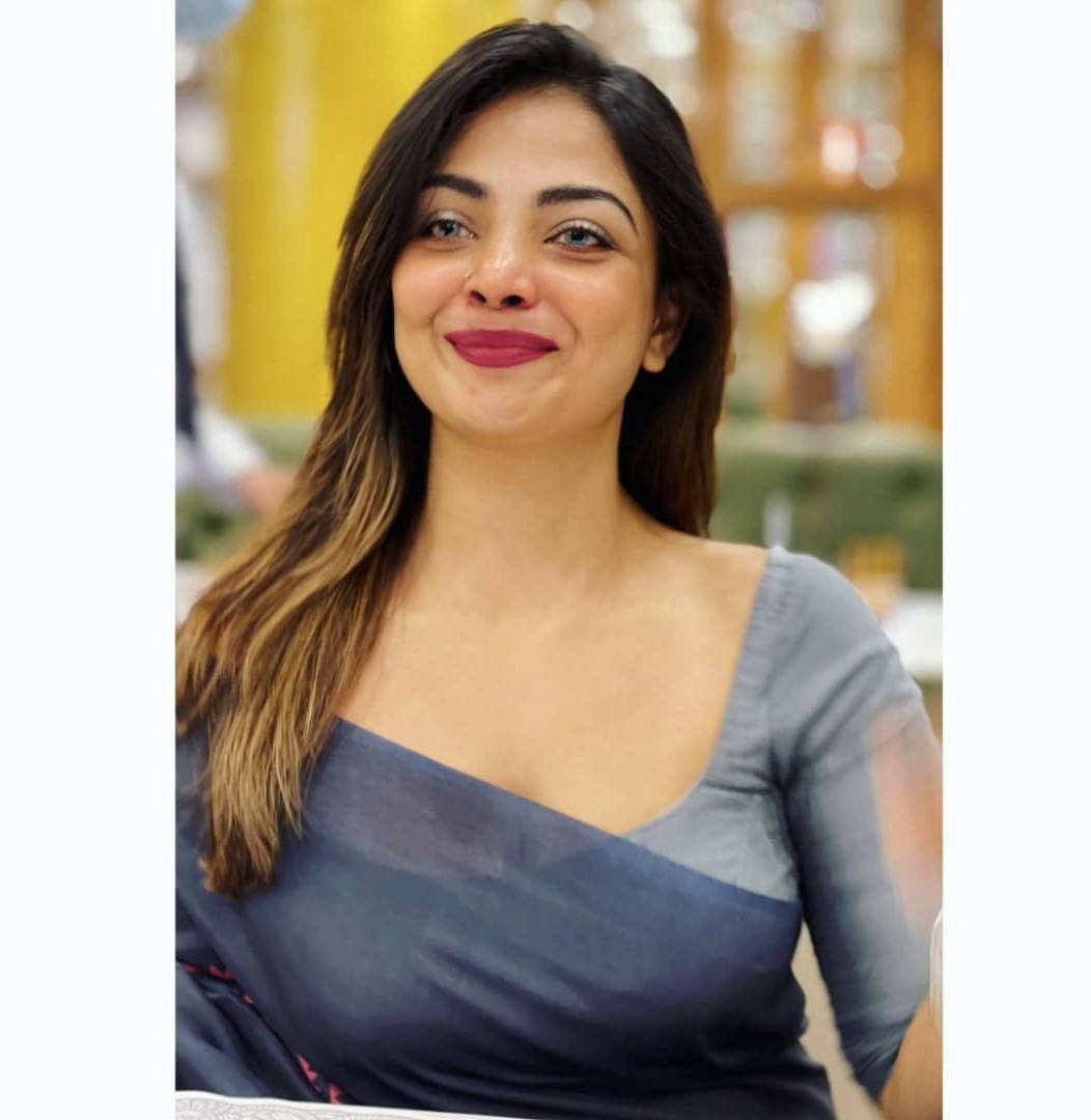 Nangi Selfie