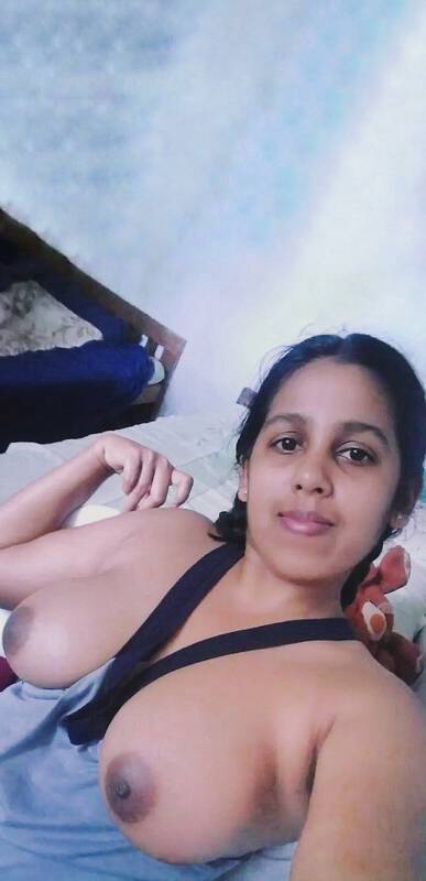 Nangi Selfie