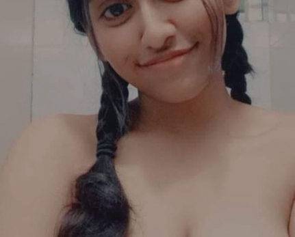 Nangi Selfie