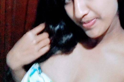 Nangi Selfie
