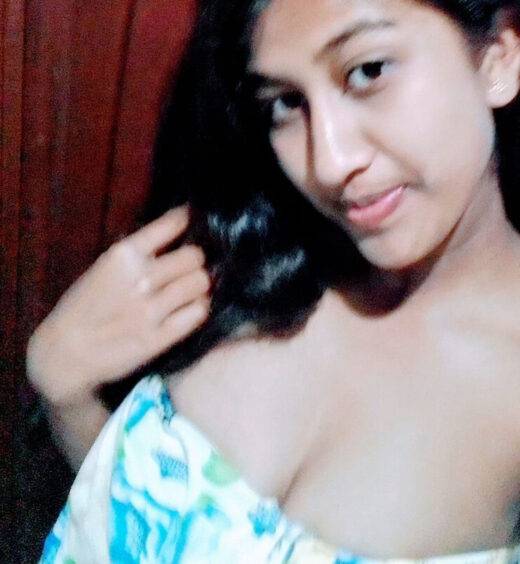 Nangi Selfie