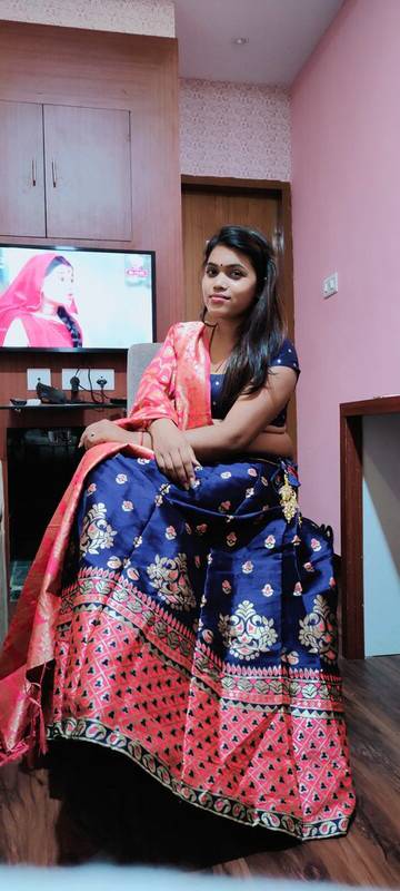Nangi Selfie