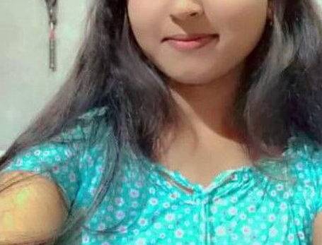 Nangi Selfie