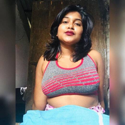 Nangi Selfie