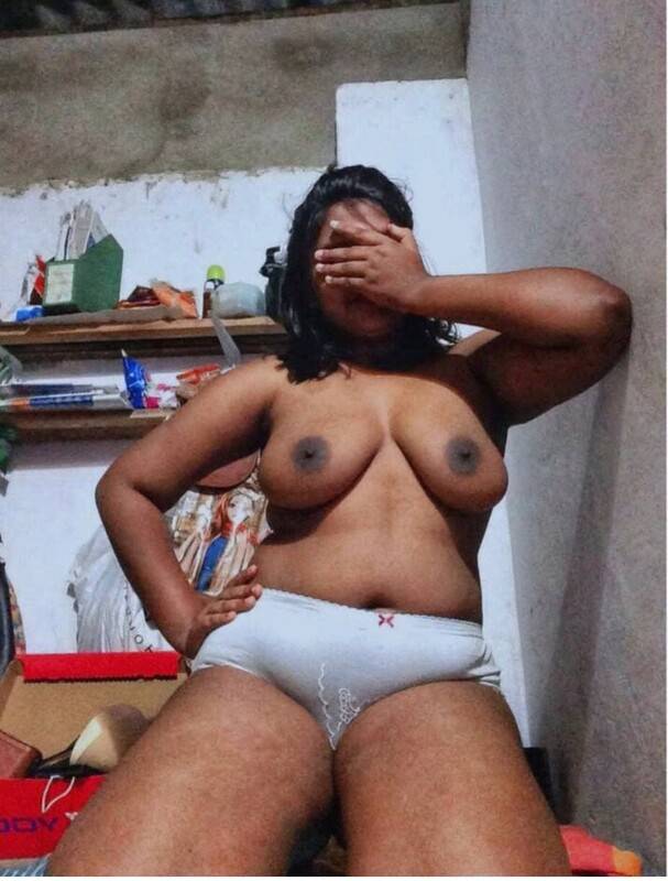 Nangi Selfie