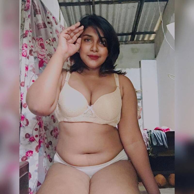 Nangi Selfie