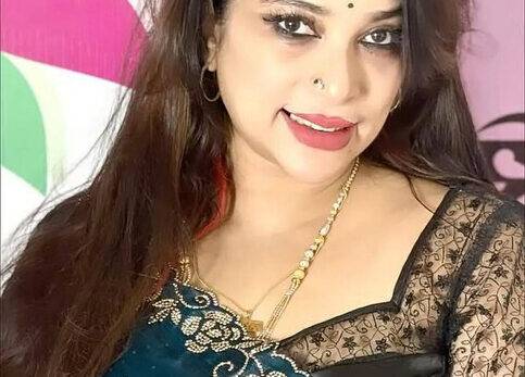Nangi Selfie