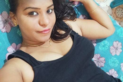 Nangi Selfie