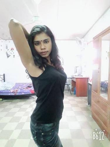 Nangi Selfie