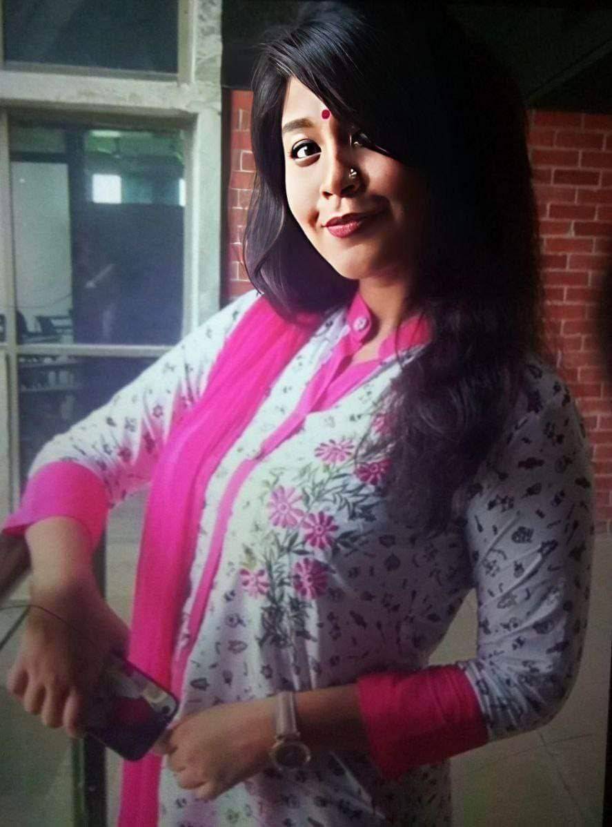 Nangi Selfie