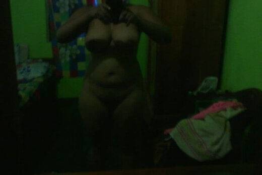 Nangi Selfie