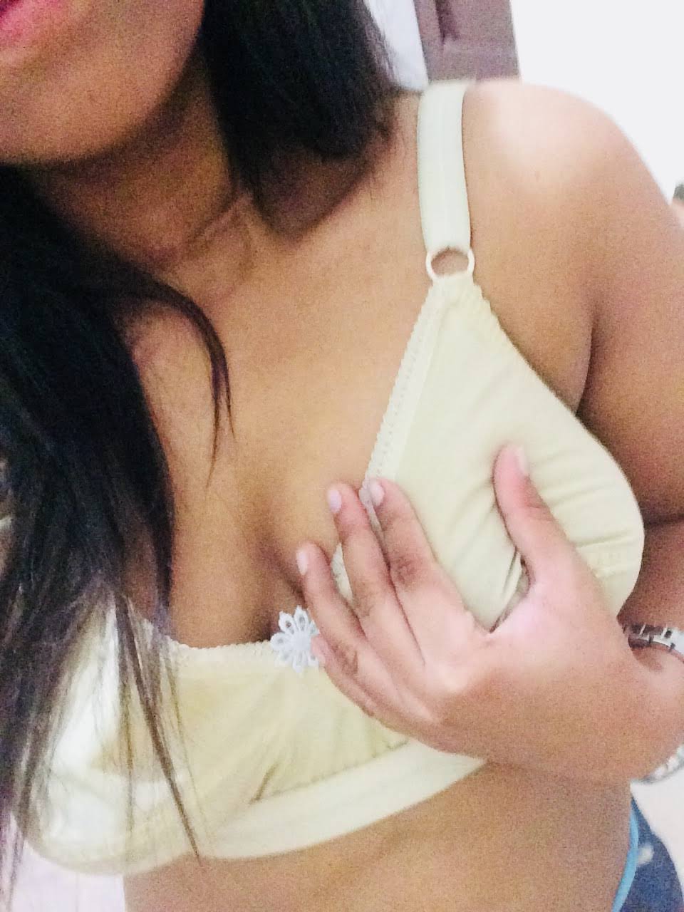 Nangi Selfie