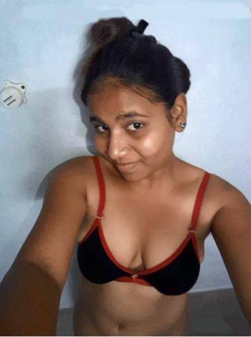 Nangi Selfie