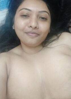 Nangi Selfie