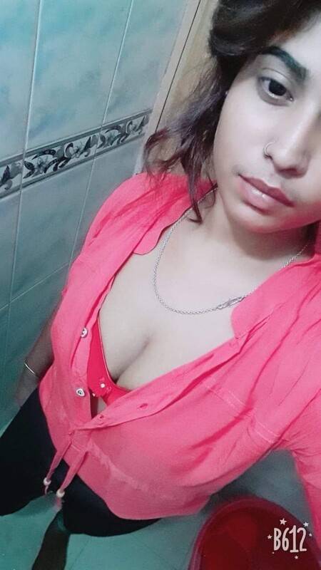 Nangi Selfie