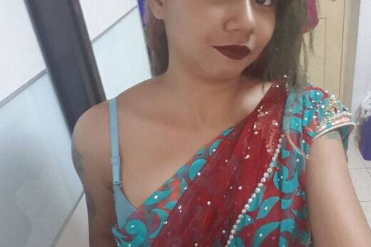 Nangi Selfie