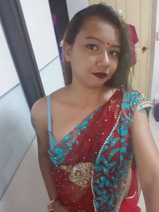 Nangi Selfie
