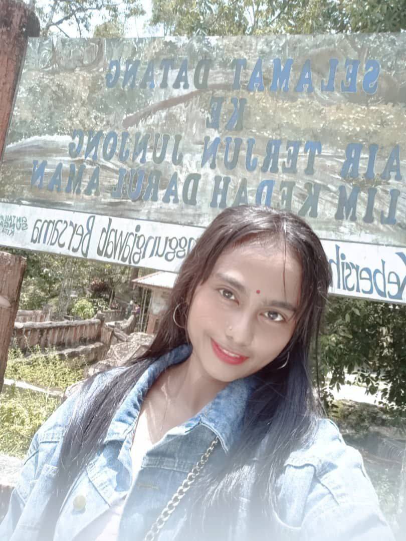 Nangi Selfie