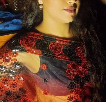 Nangi Selfie