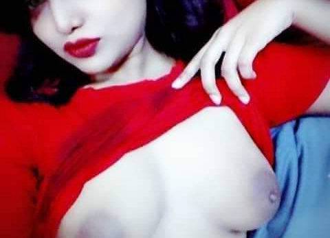 Nangi Selfie