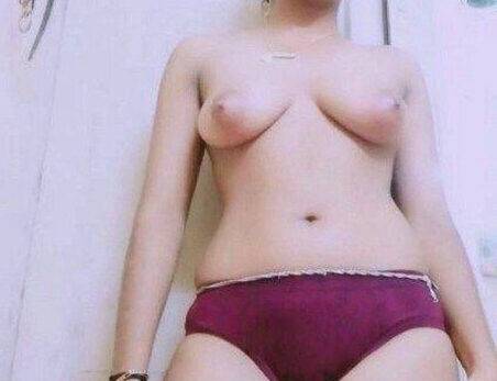 Nangi Selfie