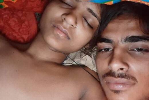Nangi Selfie
