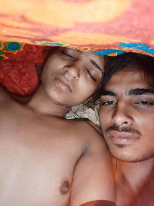 Nangi Selfie