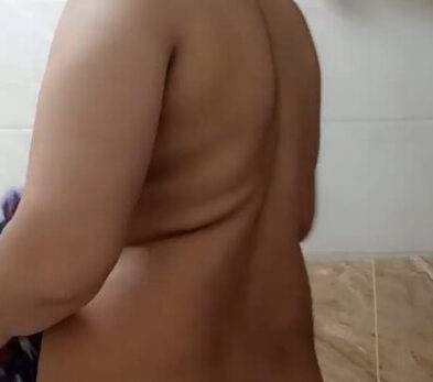 Nangi Selfie