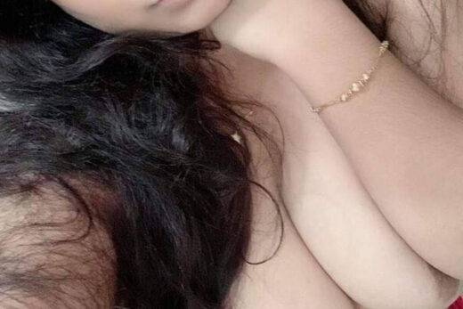 Nangi Selfie