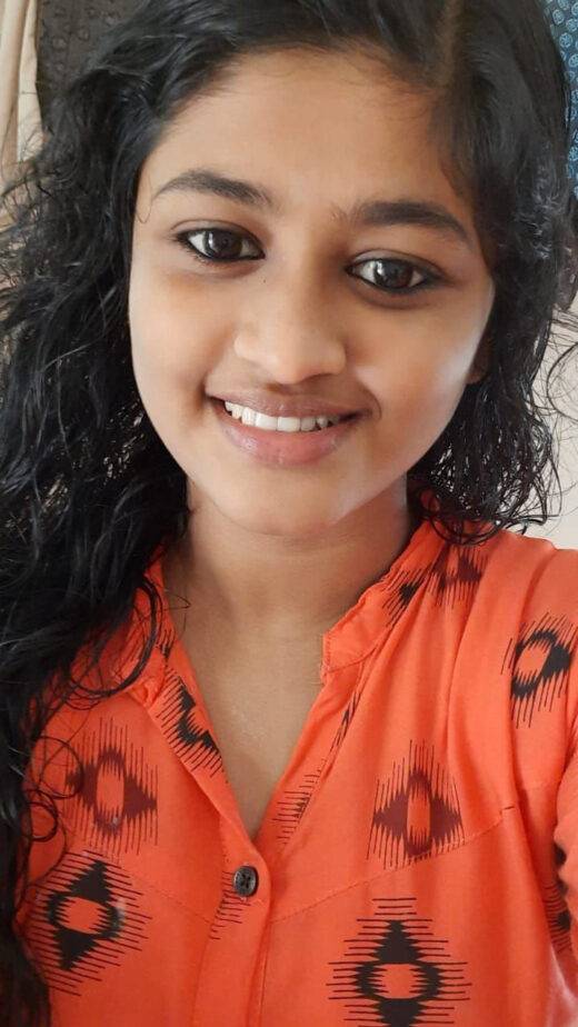 Nangi Selfie
