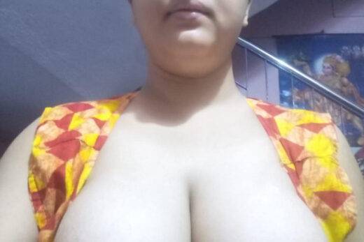 Nangi Selfie