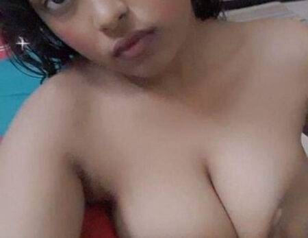 Nangi Selfie