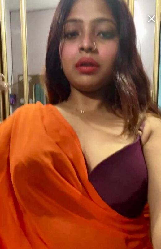 Nangi Selfie