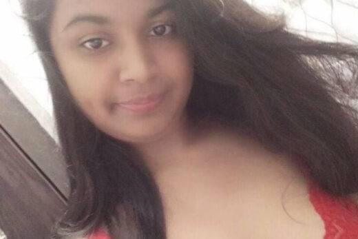 Nangi Selfie