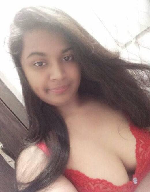 Nangi Selfie