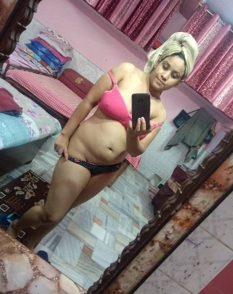 Nangi Selfie