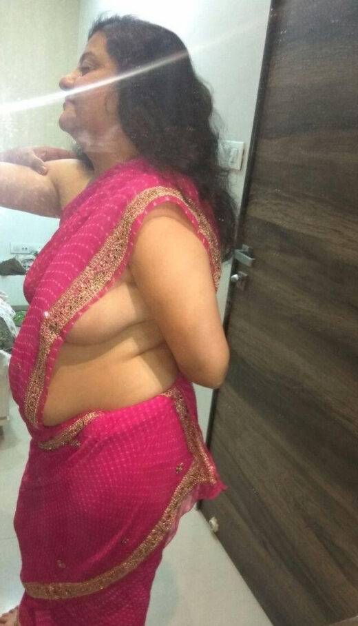 Nangi Selfie