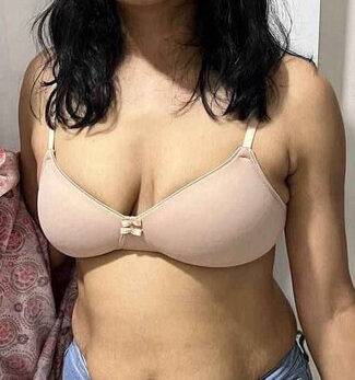 Nangi Selfie