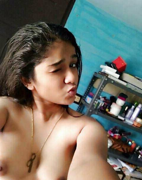 Nangi Selfie