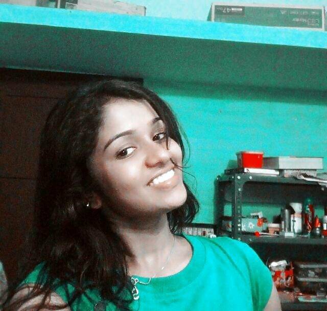 Nangi Selfie