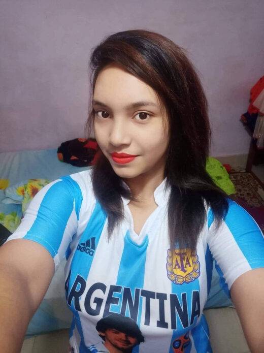 Nangi Selfie
