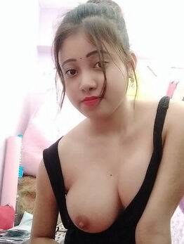 Nangi Selfie