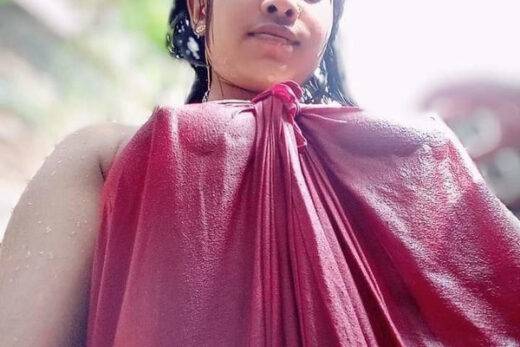 Nangi Selfie