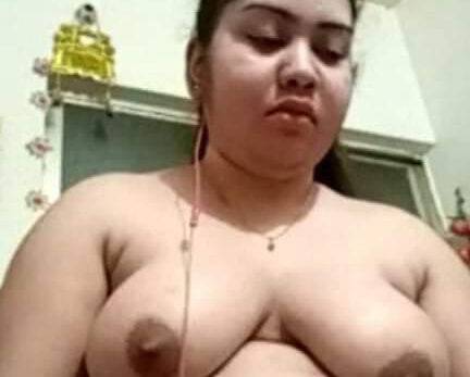 Nangi Selfie