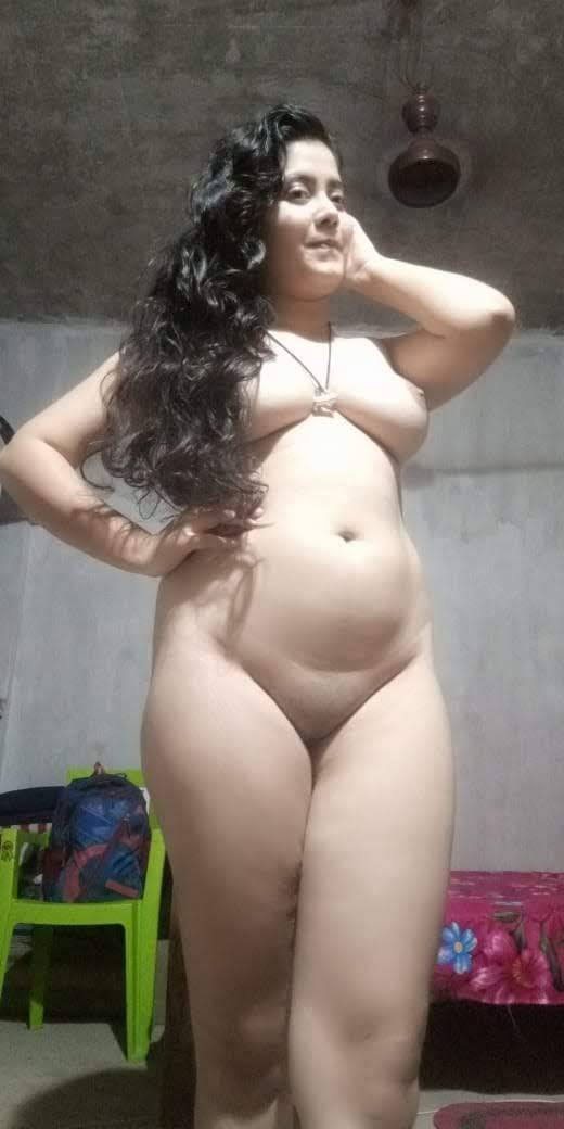 Nangi Selfie