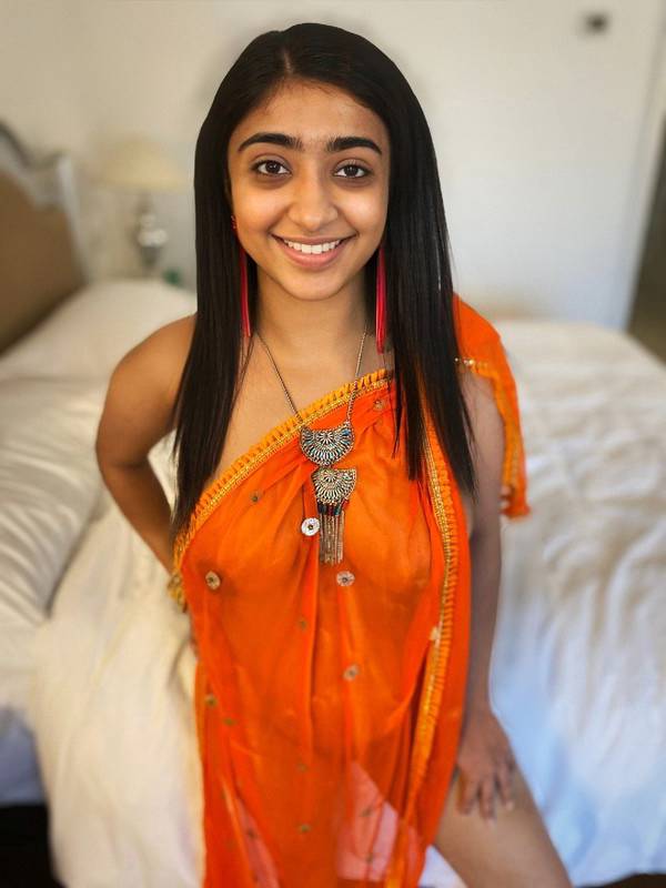 Nangi Selfie