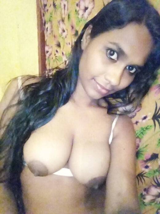 Nangi Selfie
