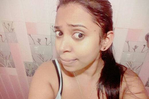 Nangi Selfie